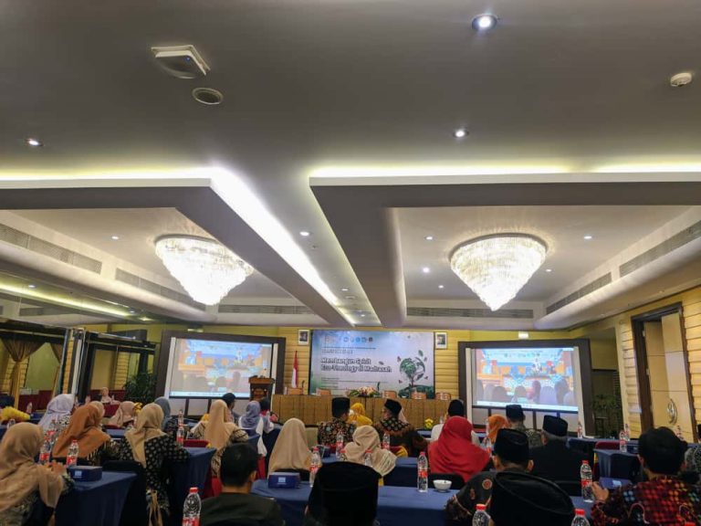 Guru MIN 1 Bantul ikuti Seminar Nasional Membangun Spirit Eco – Theology di Madrasah (Peran Manusia bagi Alam)