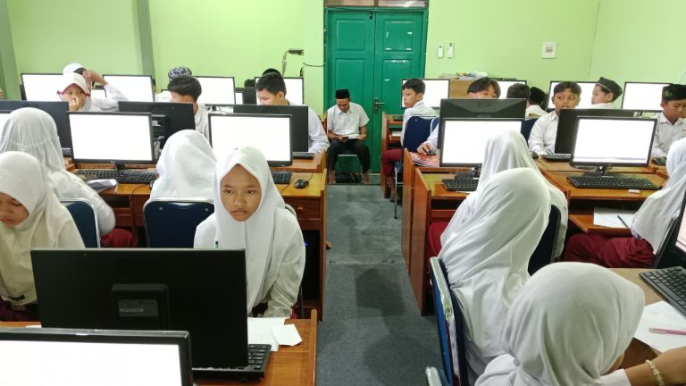Siswa Kelas 6 MIN 1 Bantul Antusias Ikuti Try Out TKA Hari Pertama